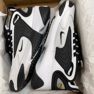 Women’s Nike Zoom 2K size 8